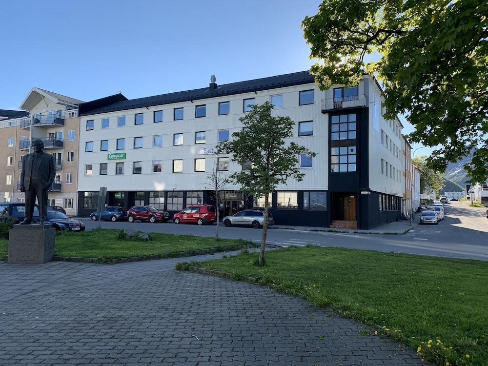 Hotel Aurora Свольвер Экстерьер фото